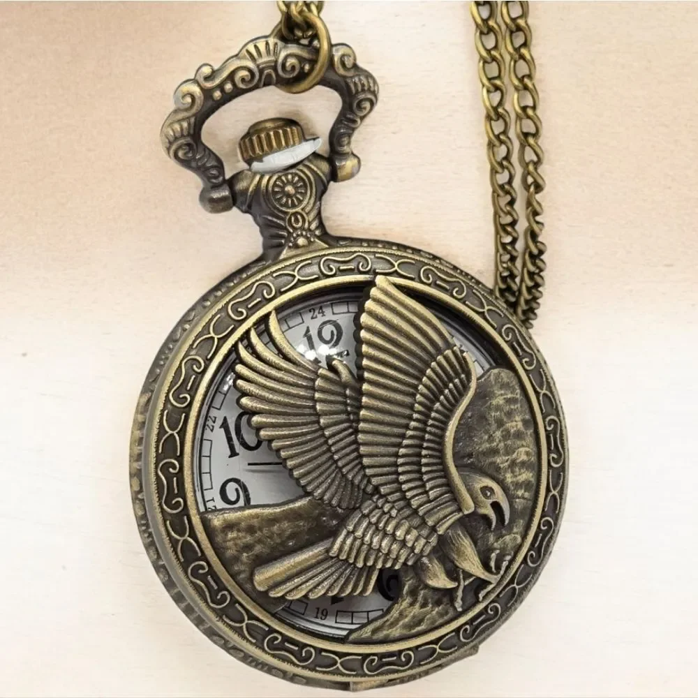Flying Eagle Pocket Watch Antique Bronze Quartz Chain Engraved Bird Vintage Gift